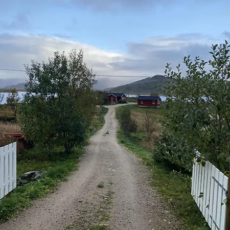 Holiday home Sjarmerende Ved Vannet