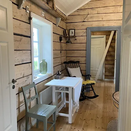 Casa de Férias Sjarmerende Ved Vannet Evja