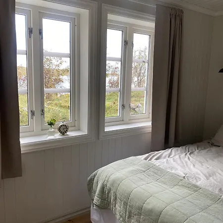 Casa de Férias Sjarmerende Ved Vannet Evja