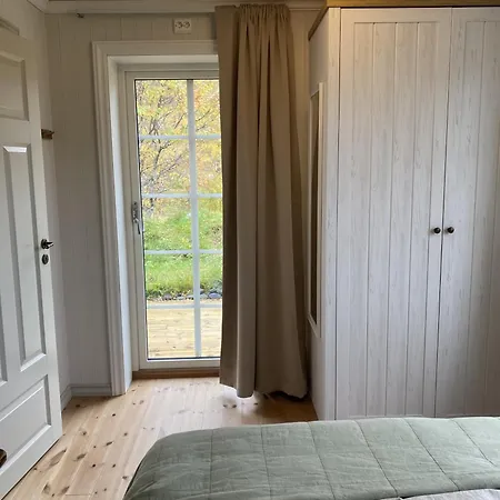 Casa de Férias Sjarmerende Ved Vannet Evja