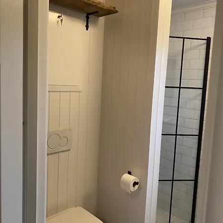 Sjarmerende Ved Vannet Casa de Férias Evja